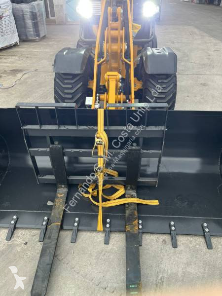 Фронтальный погрузчик Kubota H280 1m3