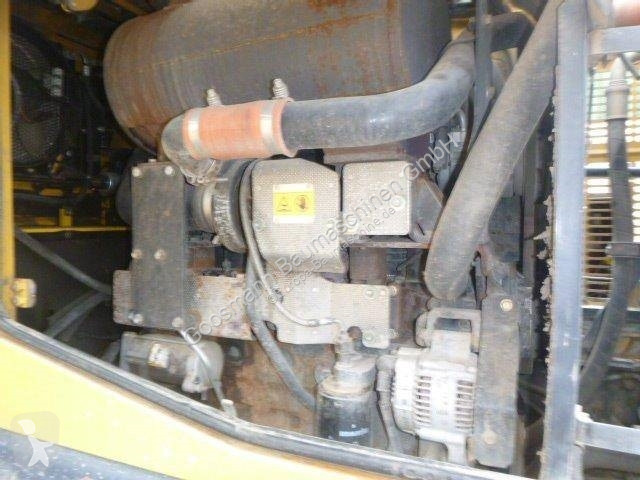 مُحمّلة Komatsu 3205