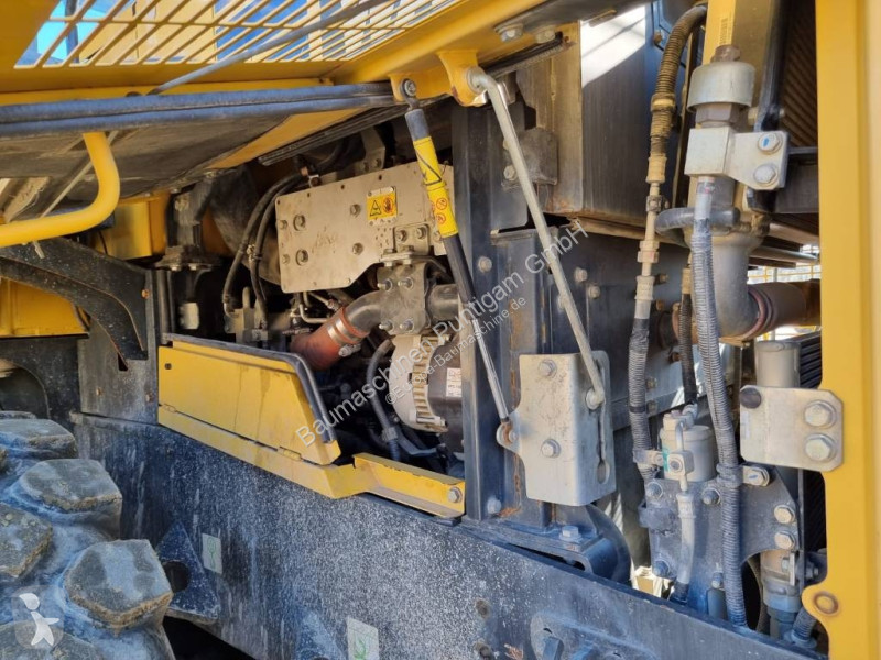 مُحمّلة Komatsu 3808