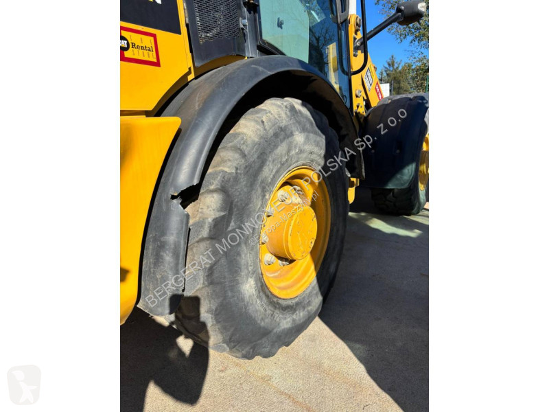 Nakladač Caterpillar 906M