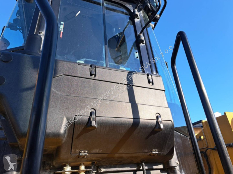 Nakladač Caterpillar 972