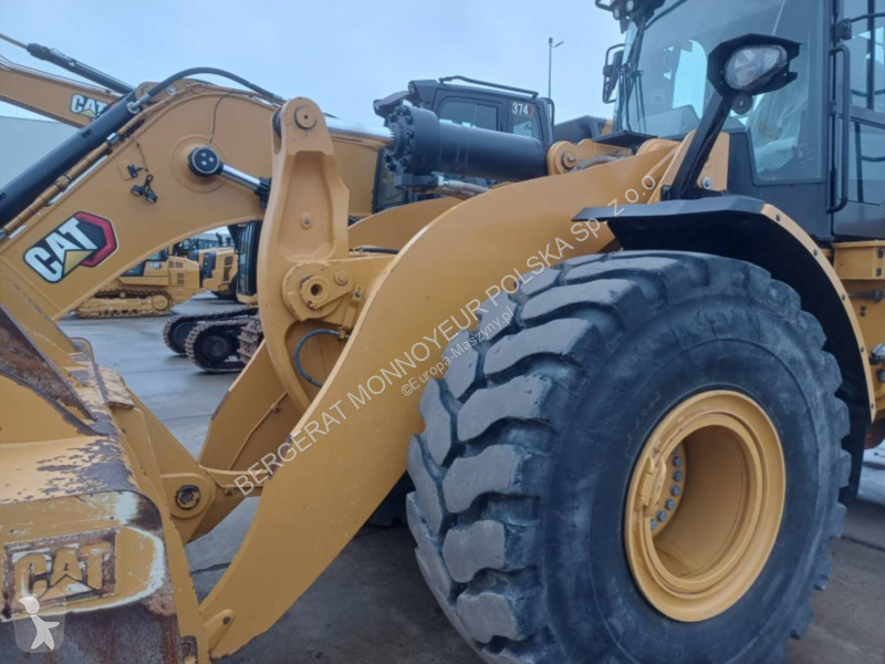 Nakladač Caterpillar 972