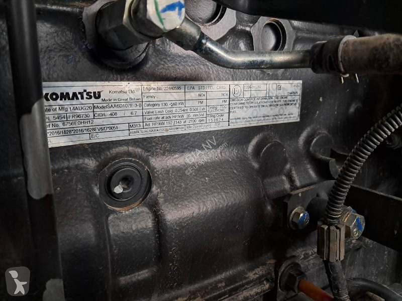Nakladač Komatsu 8E0