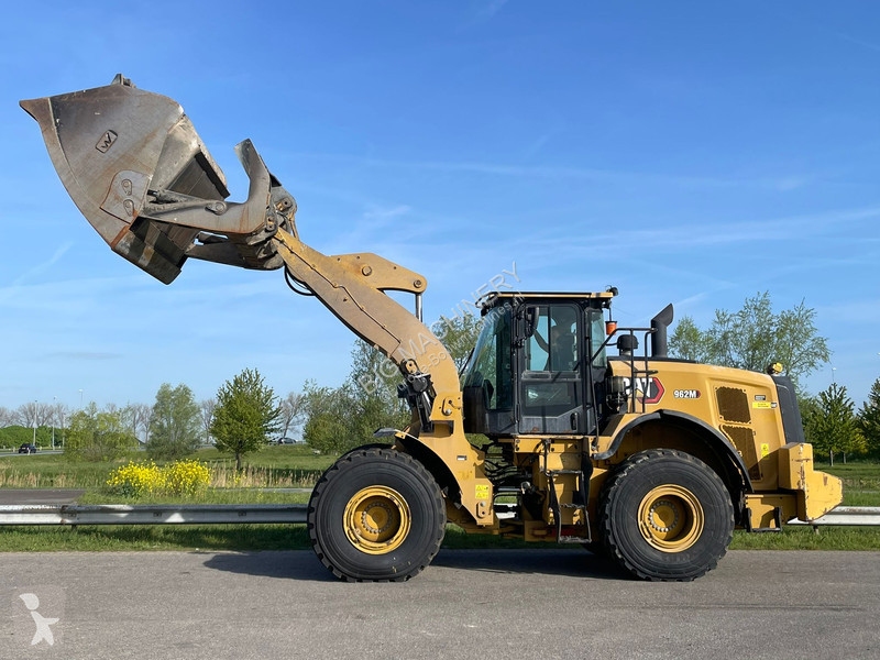 Nakladač Caterpillar 962M