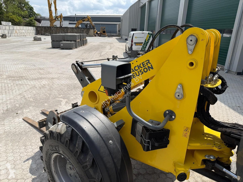 Nakladač Wacker Neuson WL 54 LOW HOURS