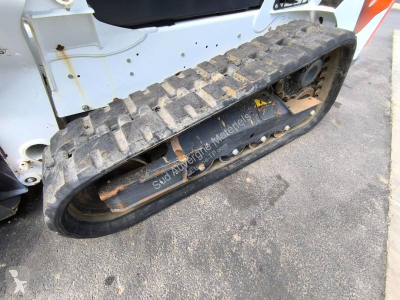 مُحمّلة Bobcat T590 Fourches et Godet inclus