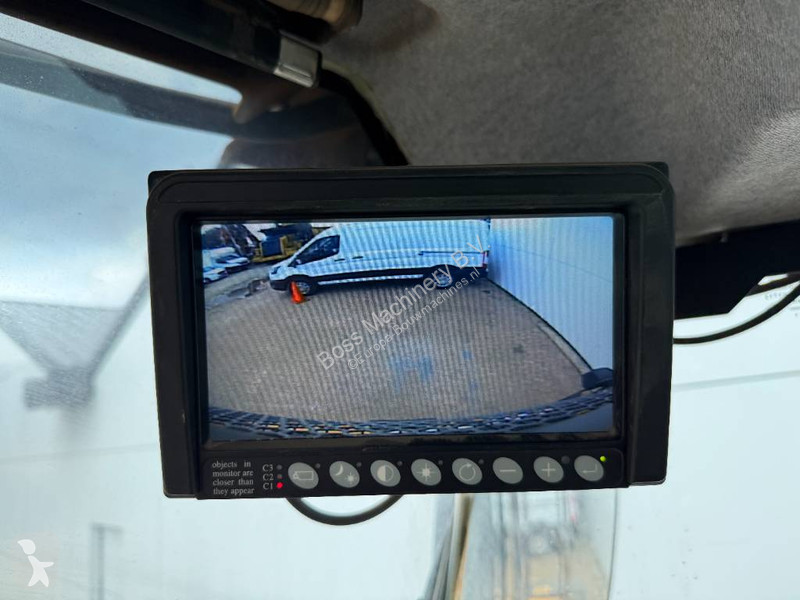 Nakladač Volvo - Weight System / Backup Camera