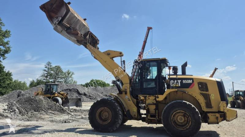 Nakladač Caterpillar 950M