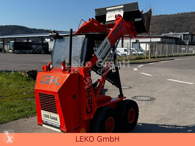 Nakladač Gehl 360 Radlader