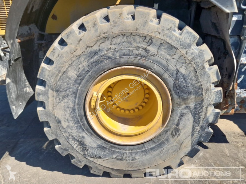Nakladač Komatsu 8EO
