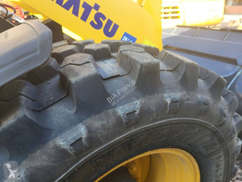 Nakladač Komatsu WA100M-8