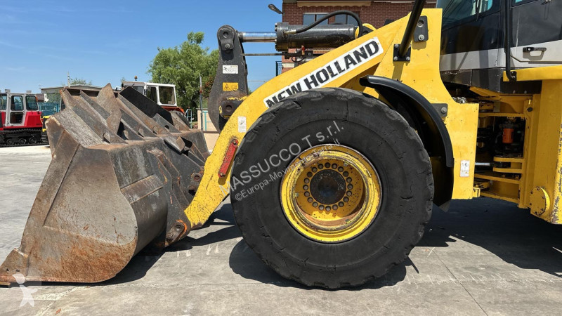 Фронтальный погрузчик New Holland