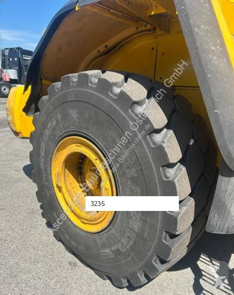 Фронтальный погрузчик Volvo