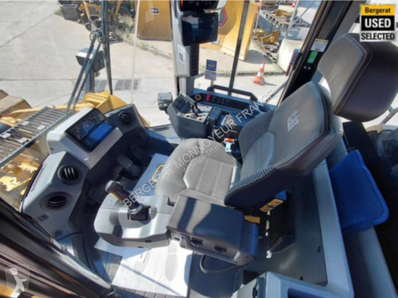 Nakladač Caterpillar 966