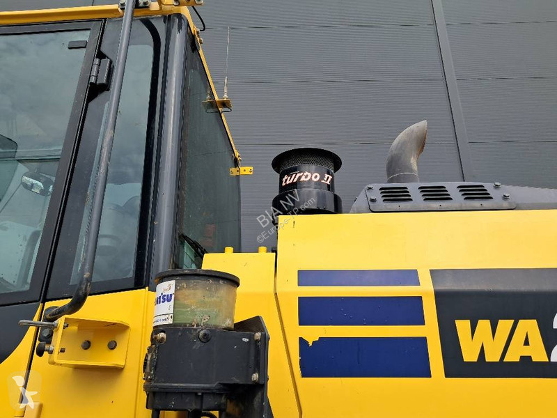 Nakladač Komatsu WA270-8 High Lift