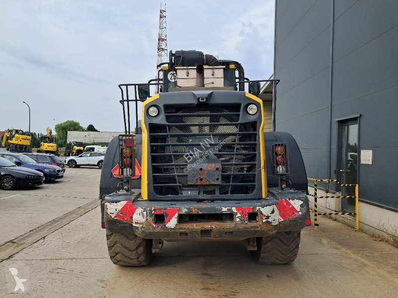 مُحمّلة Komatsu 8