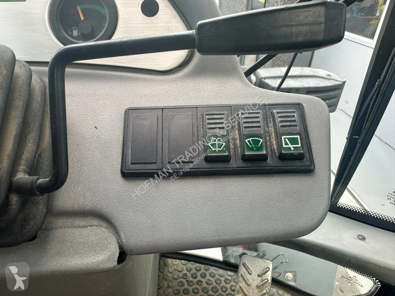Nakladač Bobcat D