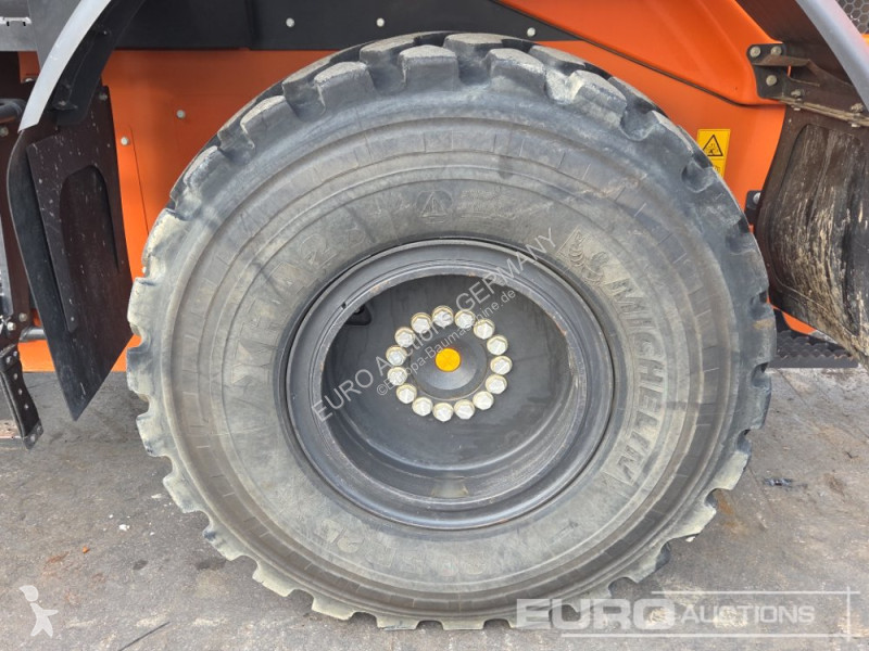 Nakladač Hitachi 7
