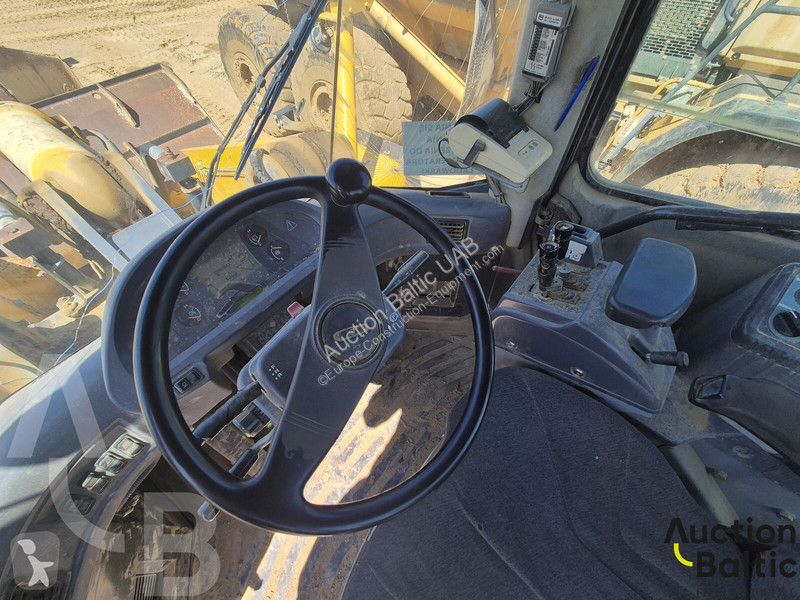 Nakladač Komatsu H