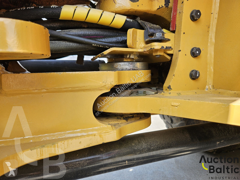 Pala Caterpillar M