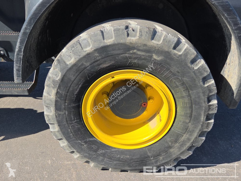Nakladač Komatsu WA100M-7