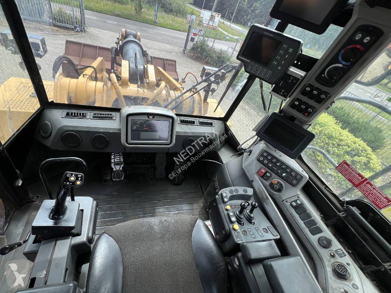 Nakladač Caterpillar 988 K 2018