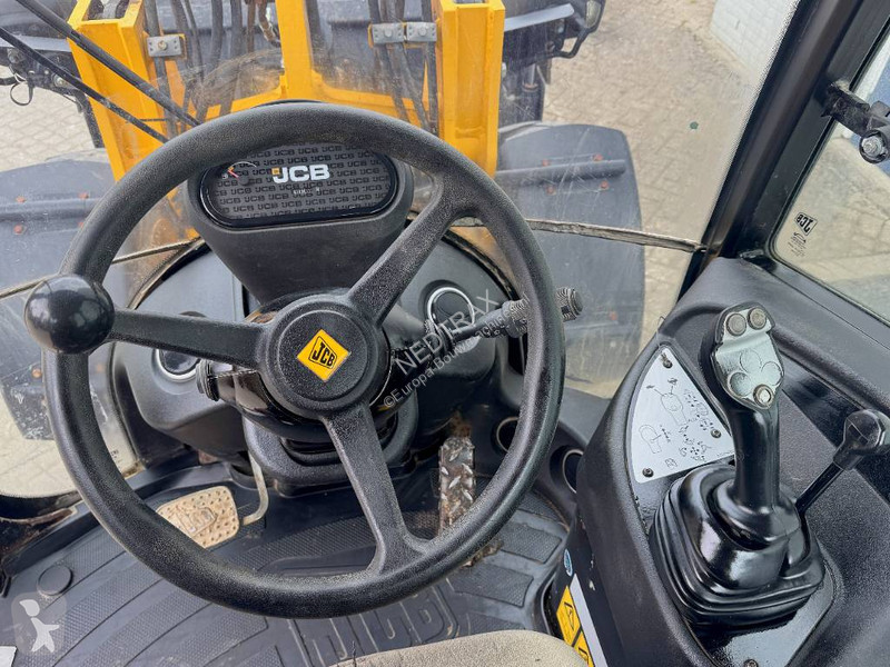 Chargeuse JCB T4