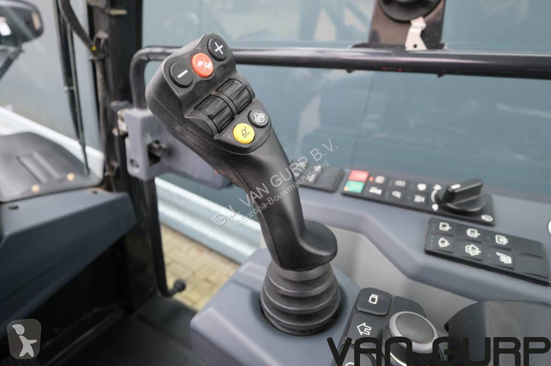 Pala cargadora Bobcat L85 | 2023 | 550h | A/C |