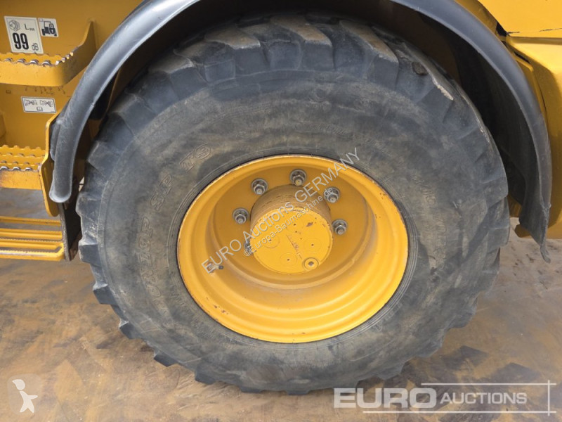 Навантажувач Caterpillar 908M