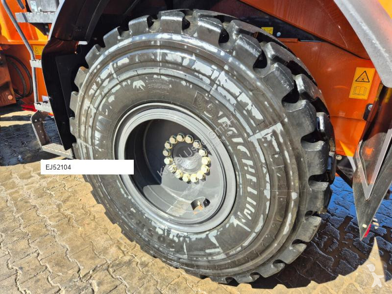 Hitachi ZW160-7 loader