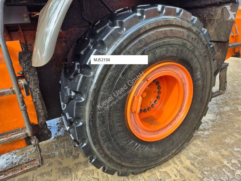 Навантажувач Hitachi 6