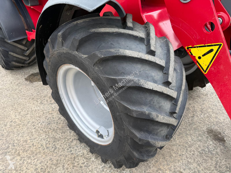 Weidemann 1160E . loader