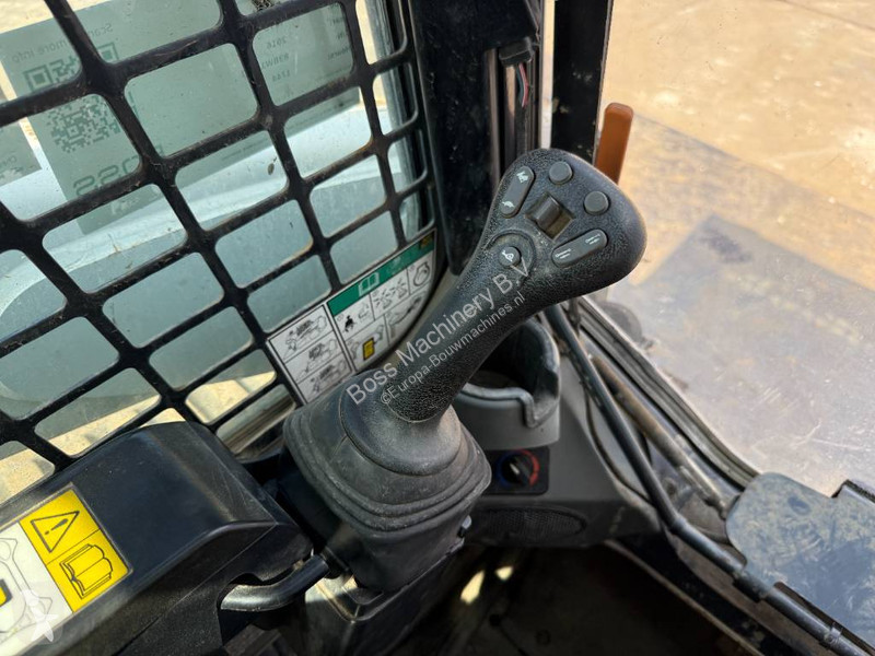 Shovel Bobcat - Closed Cab / Quick Coupler