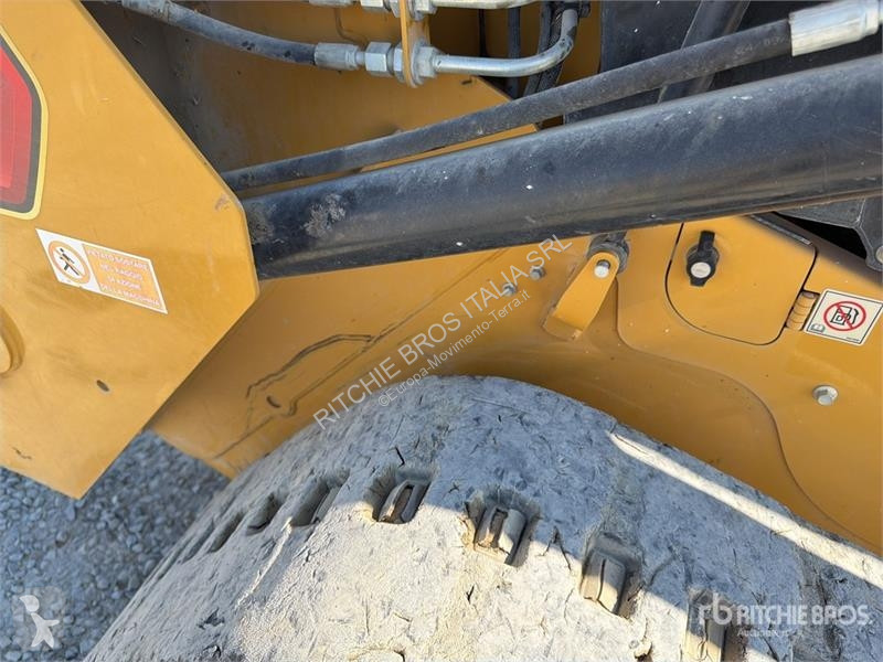 Pala cargadora Caterpillar Two-Speed Compact...
