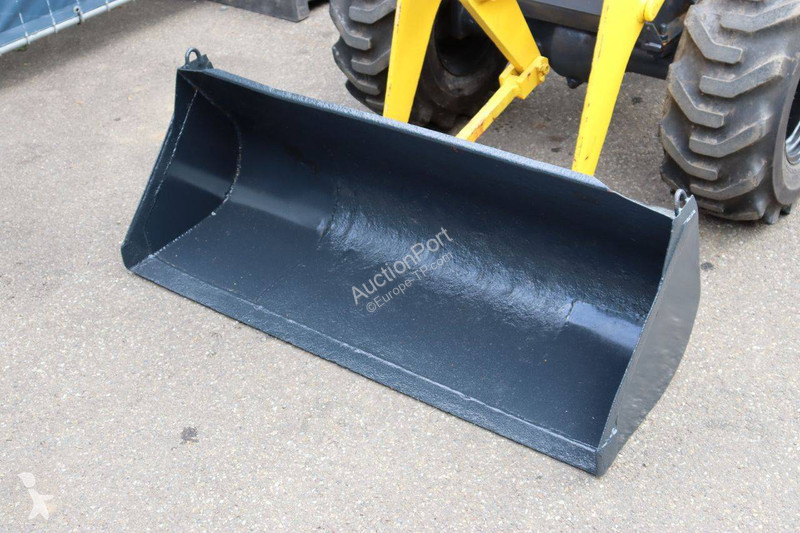 Lastare Komatsu W10-6