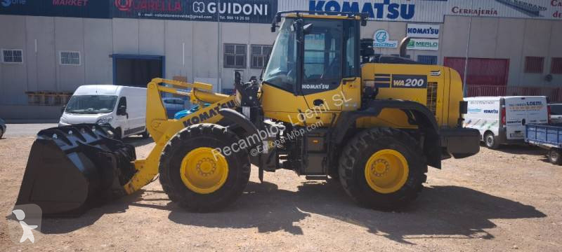 Pá carregadora Komatsu WA200-8