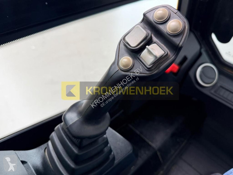 Chargeuse JCB 3TS-8T Teleskid