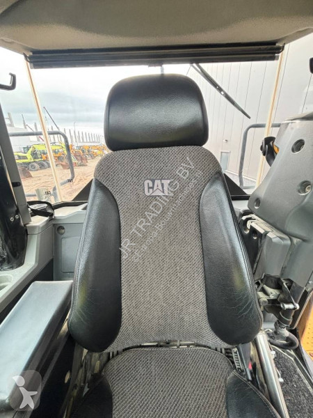 Товарач Caterpillar XE