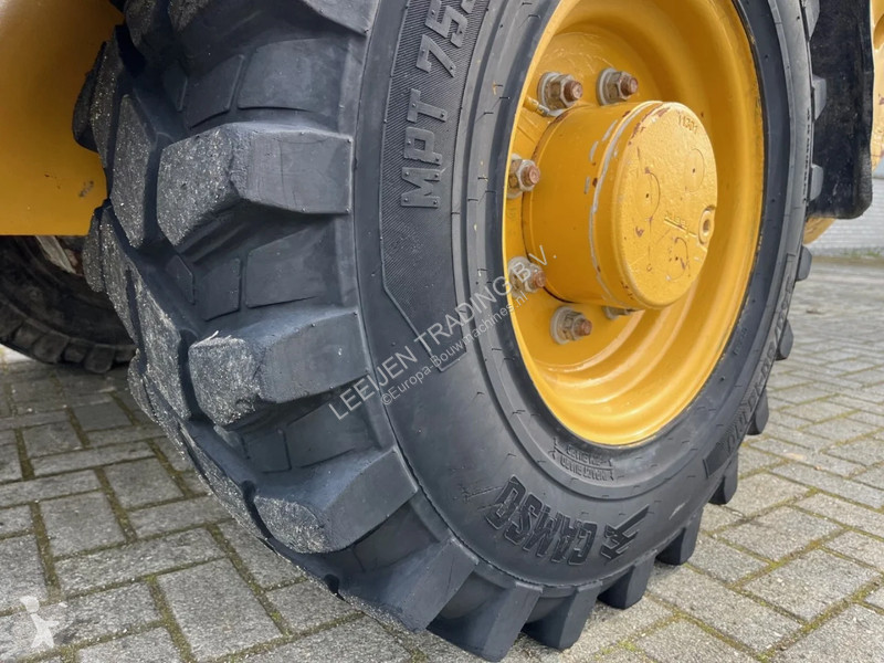Shovel Caterpillar 906H, 2015 year, Bucket and...