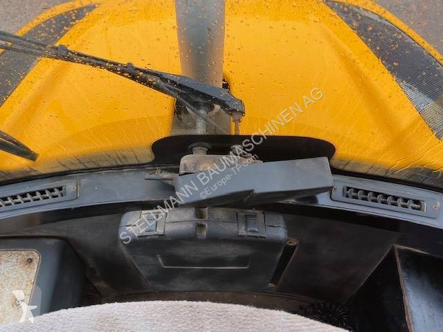Shovel JCB