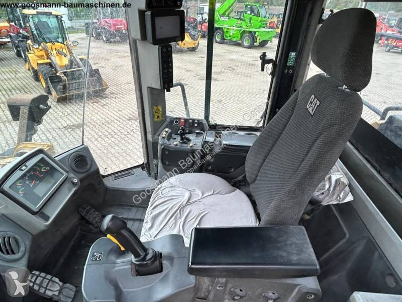 Shovel Caterpillar 972M XE