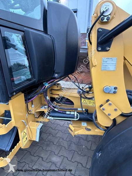 Shovel Caterpillar 907 M