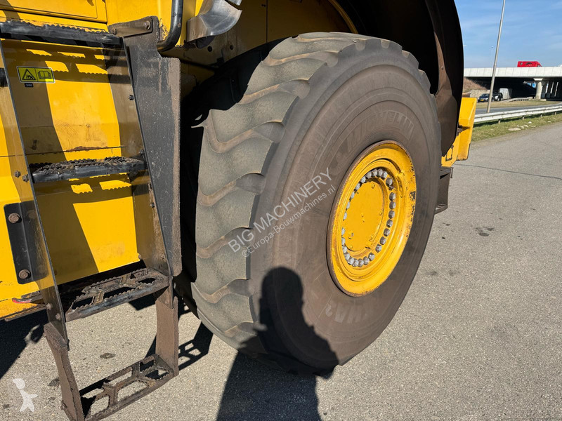 Shovel Caterpillar 980M