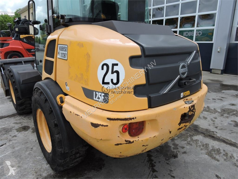 مُحمّلة Volvo L25F + FORK