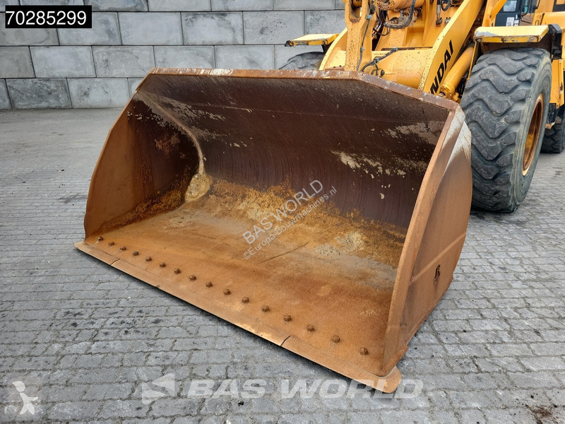 Shovel Hyundai HL955