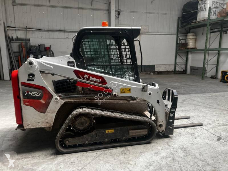 Shovel Bobcat