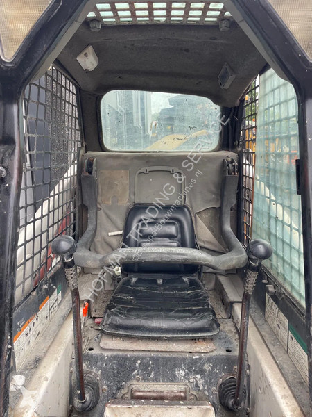 Shovel Bobcat