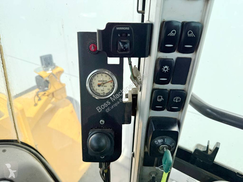 Shovel Volvo L220G - German Machine / 3rd Function
