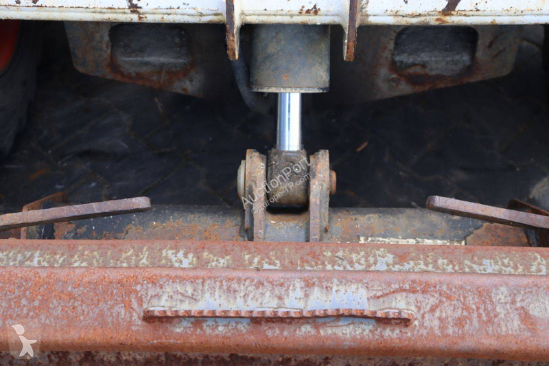 Shovel Bobcat
