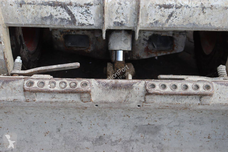 Shovel Bobcat